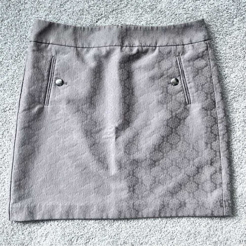 💚Loft light brown skirt size 4